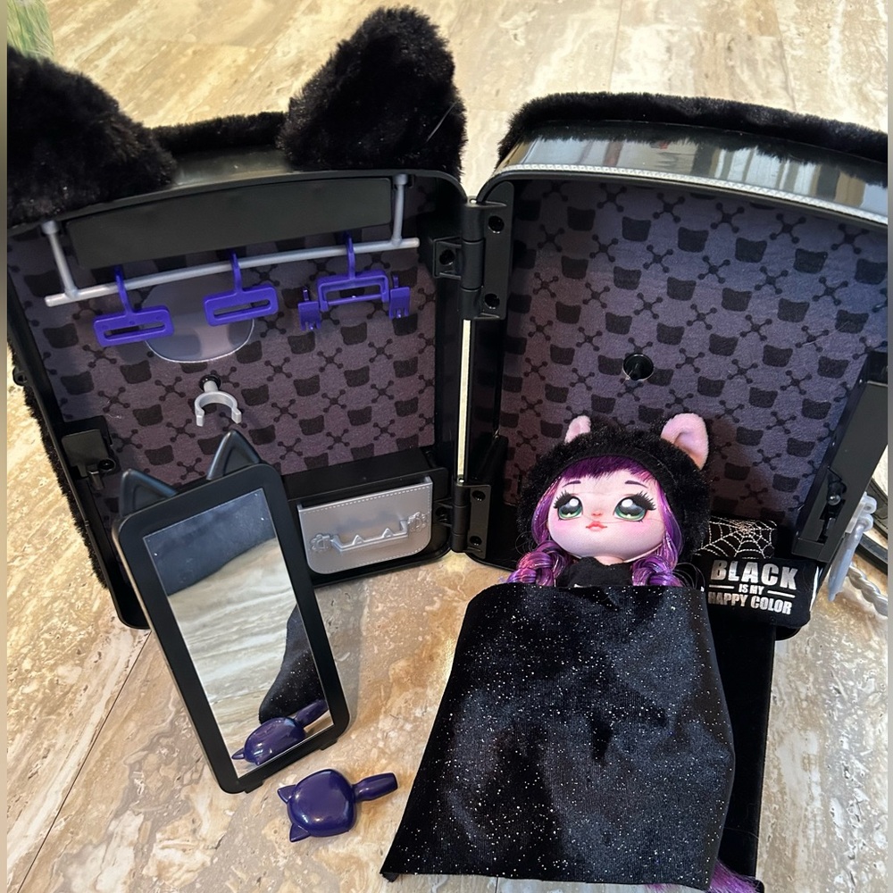 Nanana! Surprise 3-in-1 Backpack Bedroom Playset With Black Kitty Doll. - Picture 10 of 11